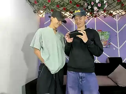 heyy noah11 online show from May 24, 1:43 pm