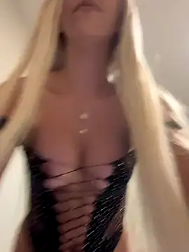 Andreea-Tina01A online show from October 27, 7:08 pm