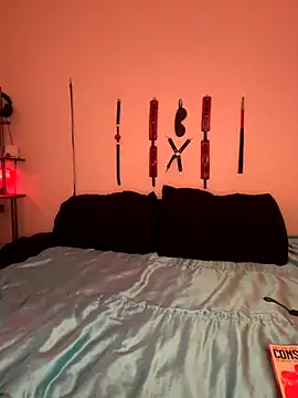 MiniMonroe online show from November 26, 11:55 am