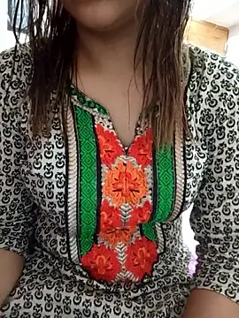 Tanha18 online show from May 11, 1:24 pm