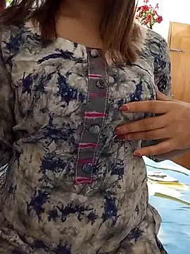 Tanha18 online show from May 5, 2:42 pm
