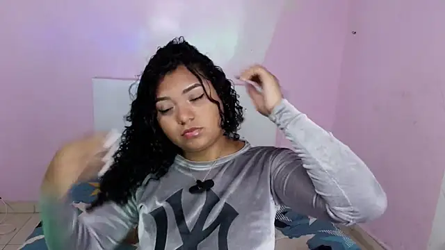 AlissonCurly  online show from October 11, 6:21 pm