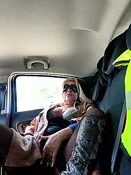 Monellaxx online show from April 4, 2:05 pm