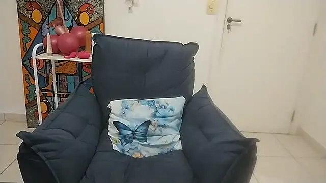 CllarinhaCortes online show from October 19, 4:42 pm