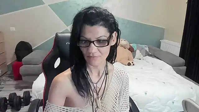 SweetSin40 online show from March 14, 3:29 am