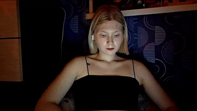 Kira Nellis online show from October 16, 2:20 pm
