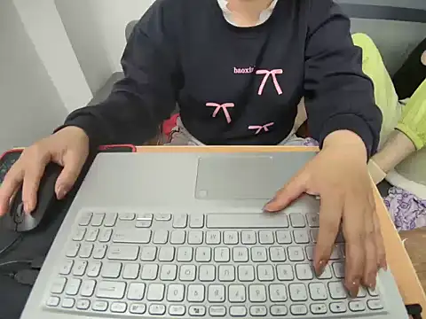 Hanna Mina online show from January 8, 12:09 pm