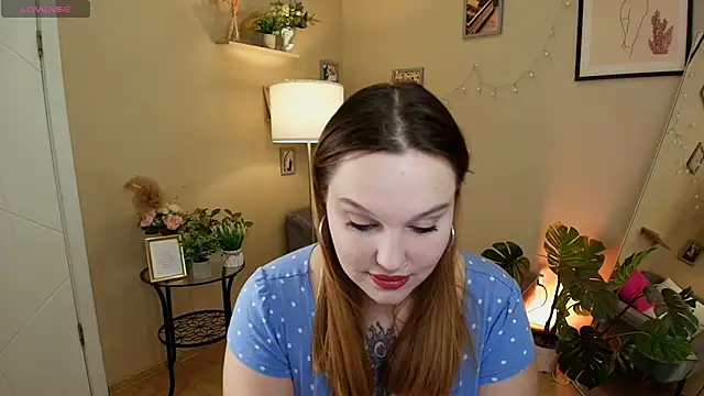kiki mikki  online show from October 17, 8:12 pm