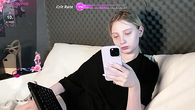 Fluffy Cloude online show from May 6, 6:28 am