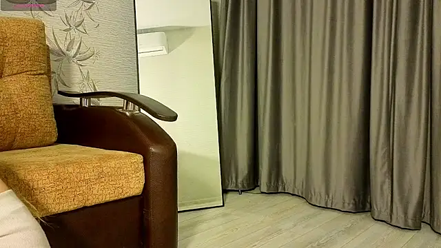 MissPompadure online show from April 12, 7:49 pm