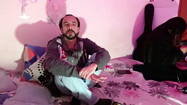 Isis Robert online show from October 19, 2:13 am