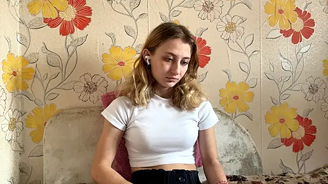 AmeliLia online show from April 9, 12:43 pm