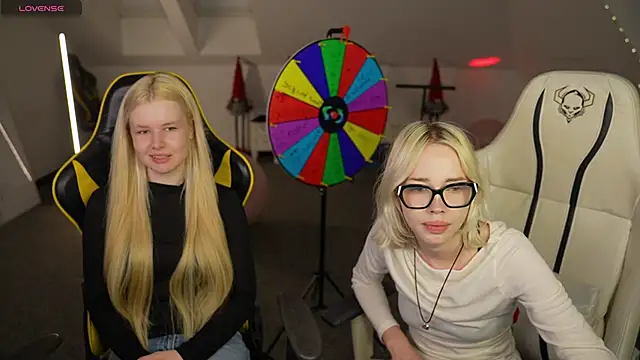 Jessica start online show from December 4, 3:13 pm