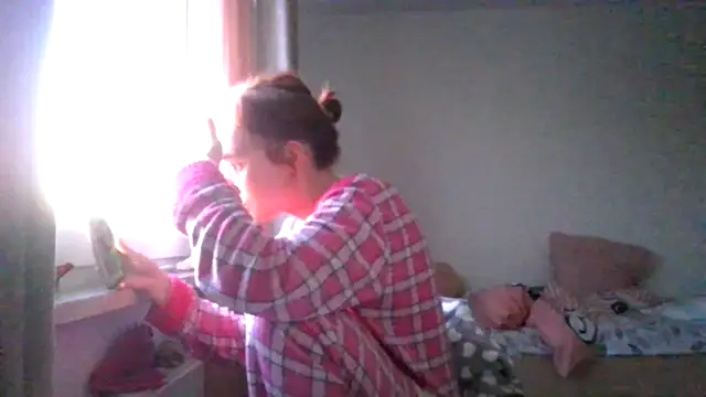 LuckySLove online show from April 6, 5:58 pm