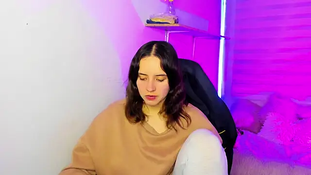 Emily Lindey online show from November 20, 3:40 am