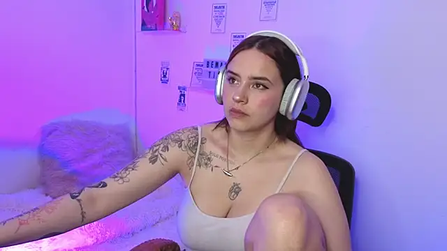 Emily Lindey online show from February 24, 6:56 am