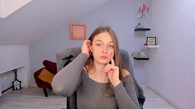 AnneWilsonn online show from April 6, 10:49 am