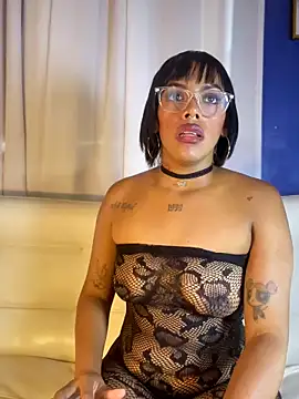 NovaFoxx online show from May 17, 9:14 pm