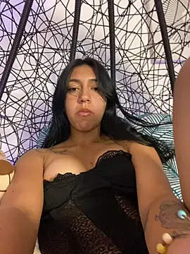 Nahomy cute1 online show from November 12, 5:49 am