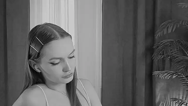 VickiRoom online show from May 27, 1:57 am