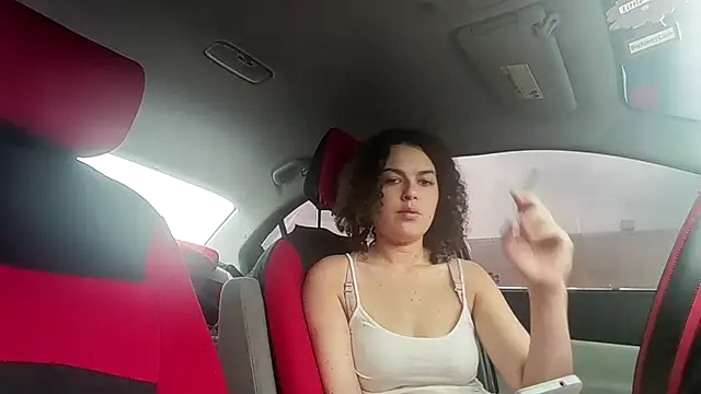 ali18of1 online show from April 15, 9:04 pm