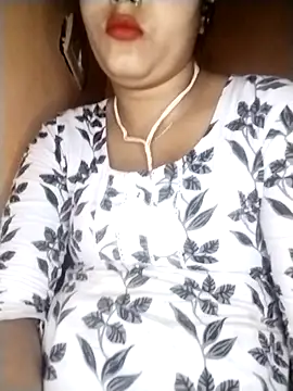 strip queennn online show from April 5, 7:02 pm