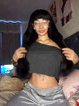 LucyMiax online show from April 8, 5:31 am