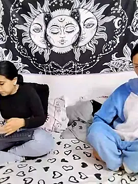 abby n emily online show from May 1, 1:25 pm