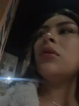 AbrilAw online show from January 11, 3:22 am