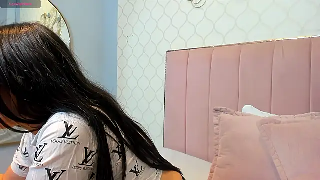 JuliethCruz  online show from February 11, 9:16 pm