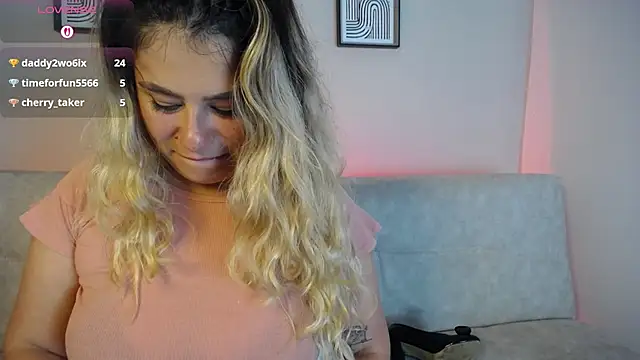 Sweet Bella Valery online show from February 25, 12:31 am