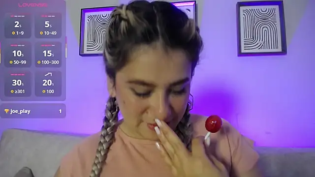 Sweet Bella Valery online show from November 4, 11:21 pm