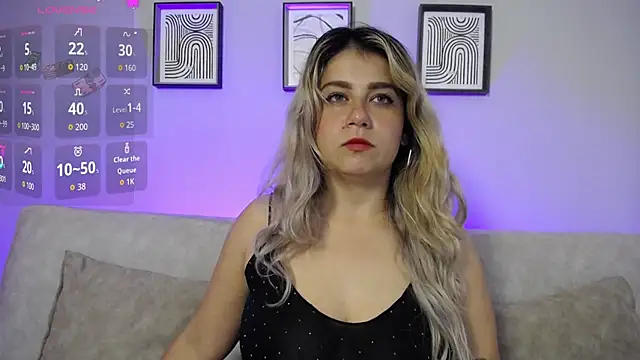 Sweet Bella Valery online show from November 20, 10:44 pm