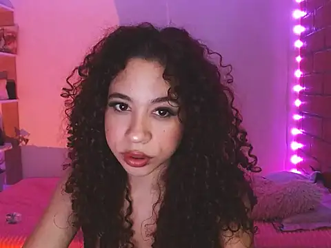 Medussa3033 online show from May 24, 10:41 pm