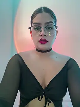 Lucianacuoper online show from November 5, 9:09 pm