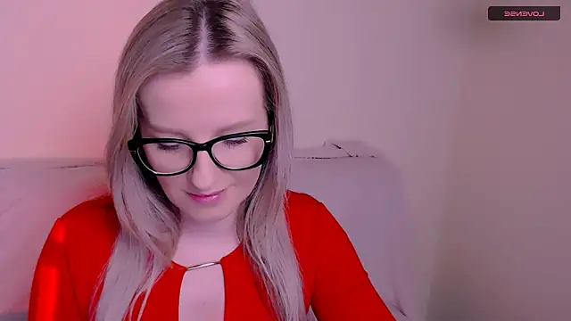 AllaLeomz online show from January 8, 8:40 am