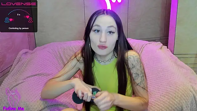 honeybuns lizzy online show from April 19, 1:22 pm