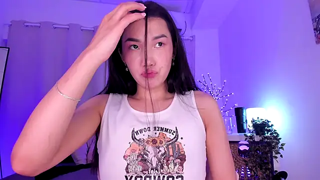Divine Madeleine online show from May 26, 10:03 am