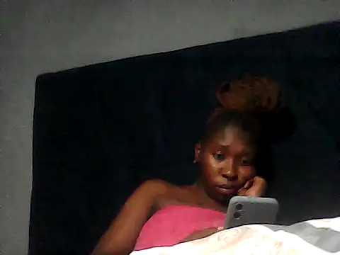 Snapshot of sexysmalldaily04 chatting on October 18, 8:54 pm sexysmalldaily04 online show from October 18, 8:54 pm
