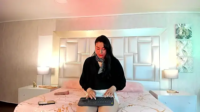 Elizabeth bennett 6 online show from November 29, 7:40 pm