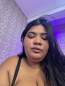 Sara clk online show from April 3, 8:07 pm