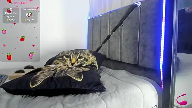 IvettePetit online show from March 15, 4:03 am