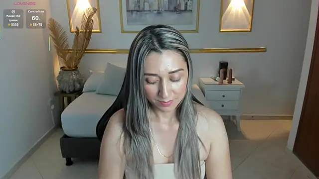 karlyy  online show from November 24, 8:44 pm