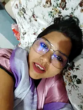 Vanshika1432 online show from October 17, 10:40 am