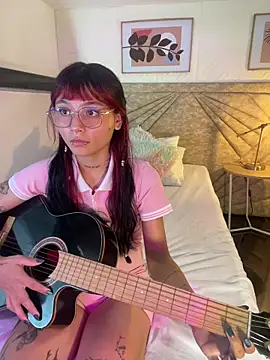 Emma duff online show from March 26, 7:59 pm