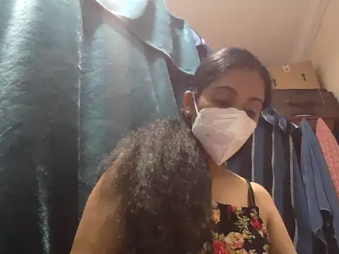 shainiasha1 online show from May 26, 6:51 pm