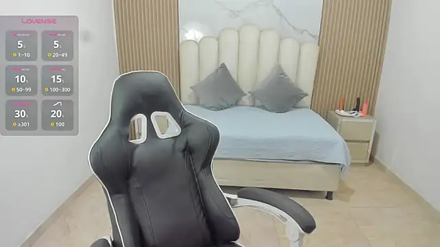 Aziz daud online show from March 26, 7:15 pm