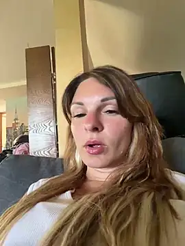 kinkysarahx online show from May 25, 2:05 pm