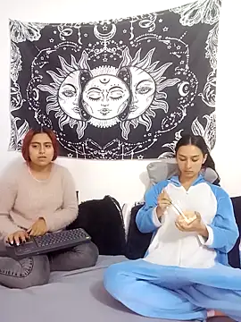 emily n abby online show from February 24, 1:32 pm