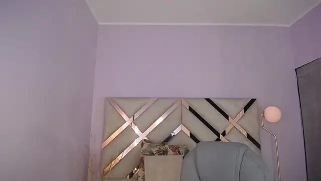 Maiacharris  online show from May 7, 12:42 pm